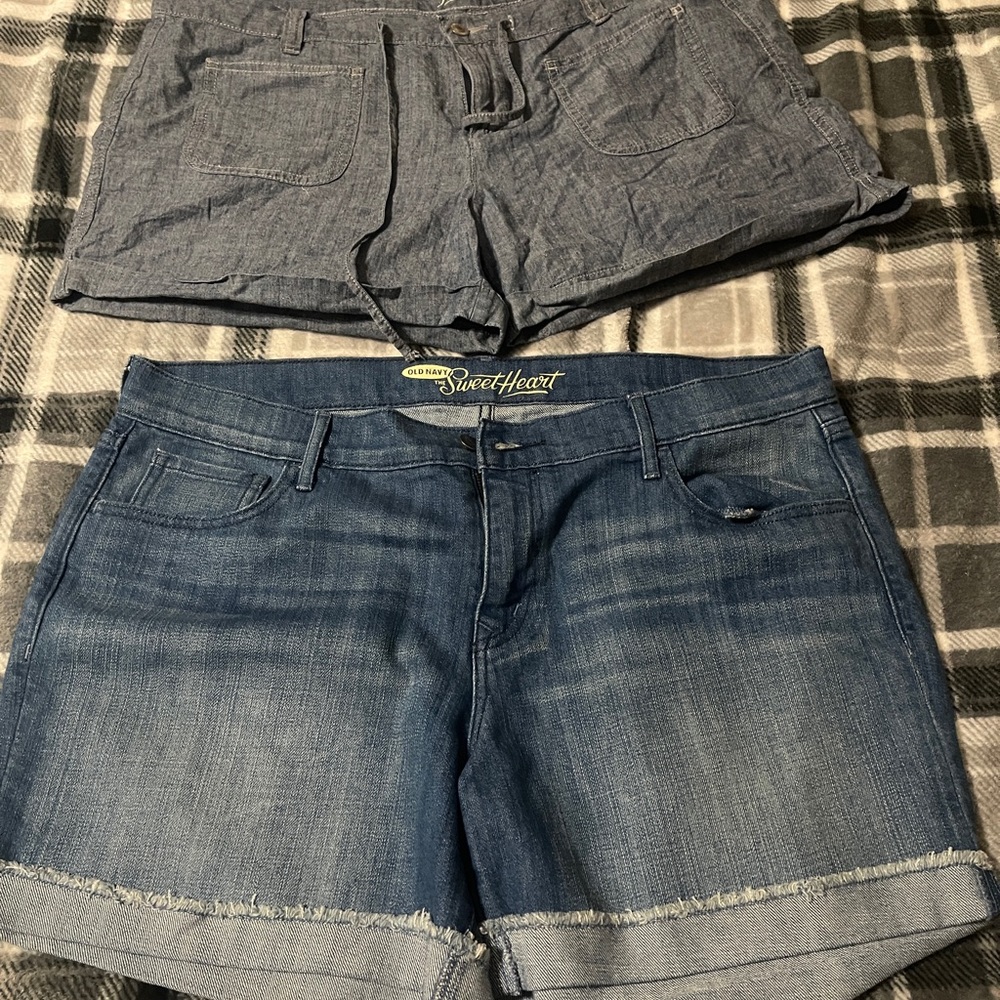 Old navy shorts size 14